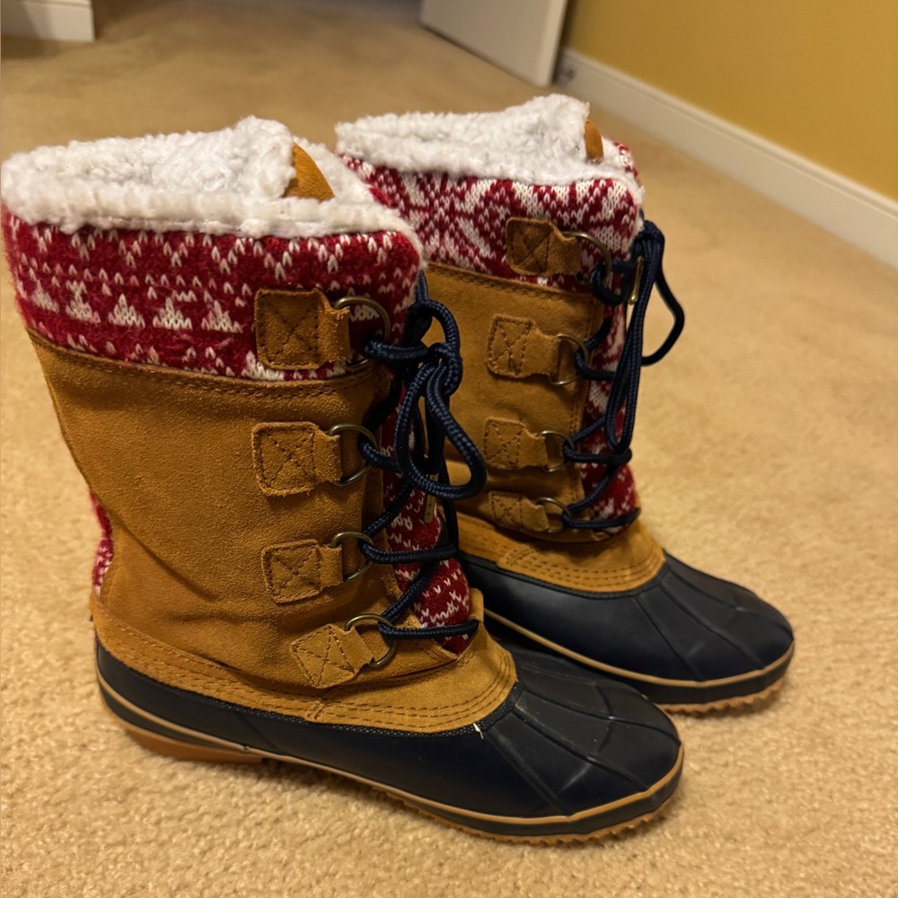 Khombu Suede Duck Boots - Tan and Navy Winter Boots - NEW